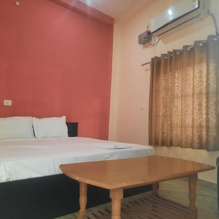Sky Inn Paying Guest House Varanasi Exterior photo