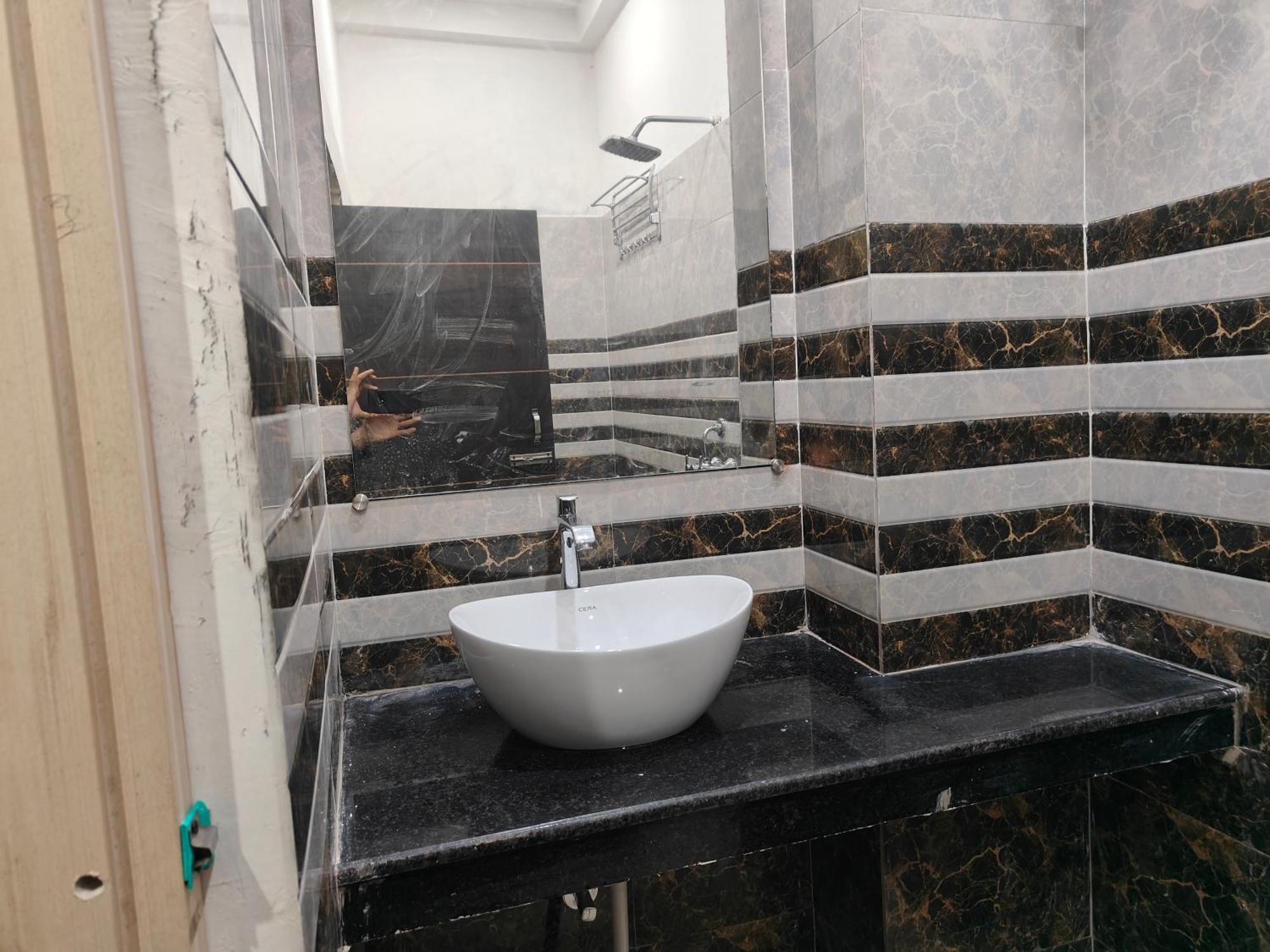 Sky Inn Paying Guest House Varanasi Exterior photo
